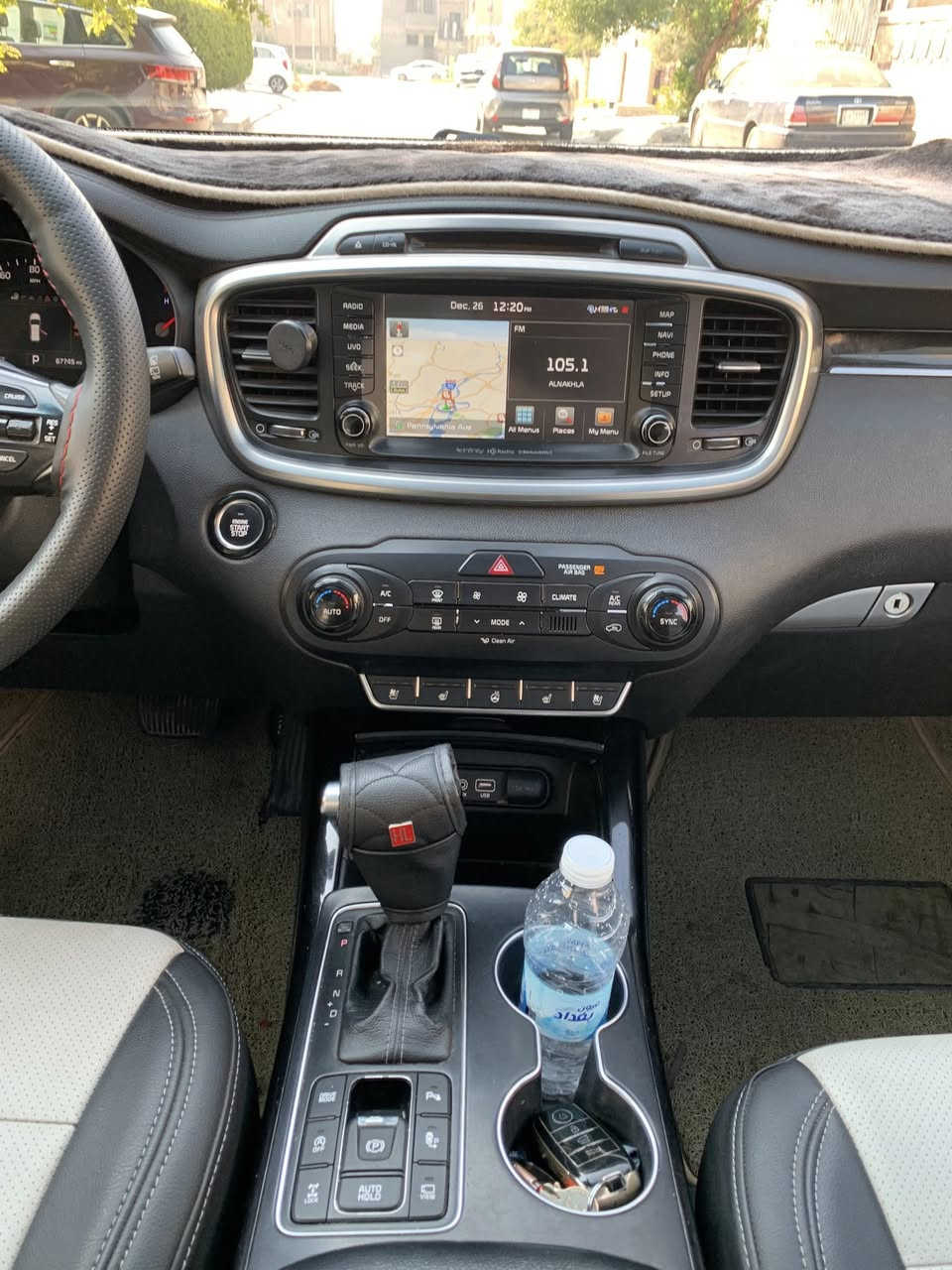 سلام عليكم سورنتو 2017 وارد امريكي فول موافات SX المعروفة حادثها جنطة اشوية خشم الجاملغ ولبنيد بدۉن شواصي وبدون دواخل بيها صفحة السكن شخوط صبغتها فقط للجمالية كير ومكينة مكفول وخير من الله محرك V6 7راكب 5 سماعات انفنتي بعد مواصفات اهواي سعرها ب175 وبيها مجال متواجد واتساب ***********
