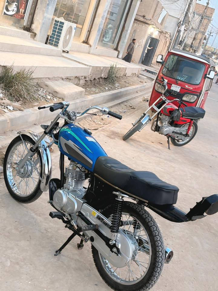 سلام عليكم دراجه البيع نامه تعمير 26 محرك شلامجه اصلي اورقه هاي ثاني تبديله دهن دراجه جديده ابد ما ماشيه مكفوله من كلشي العنوان ناصريه(الغراف)لاتصال ولاستفسار رقم ***********
