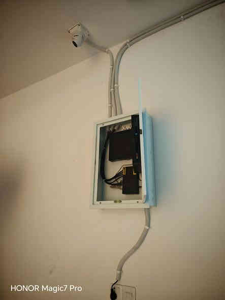 تجهيز وصيانة وعمل كاميرات المراقبة analog و ip انسب الاسعار واعلى البراندات.. ذي قار قضاء الرفاعي ***********
جزء من عملي
