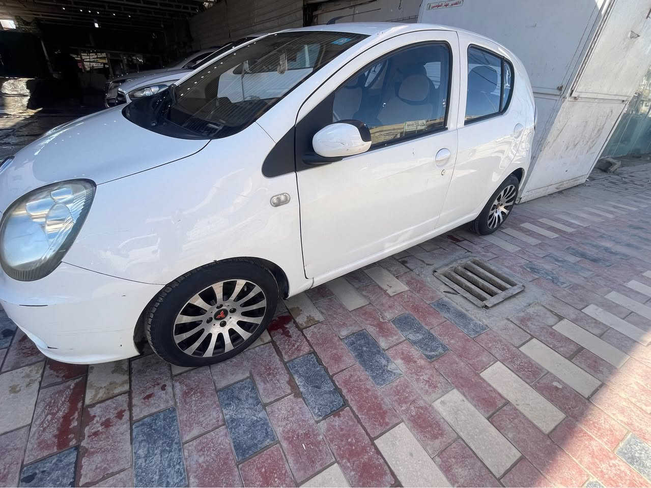 السلام عليكم سياره لبيع بانده لون ابيض مديل ١٣ رقم نجف جديد عداد المسافه ٤٤ الف محرك كير تبريد شاشه كأمره حداديه كله جديد سعر ٥٢ بيه مجال عنوان نجف ستفسار اتصال ***********
