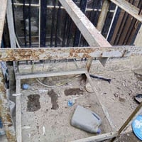 ميز مبردة حديد ثكيل جدأ أربعة يلا يشيلو ب40 بغداد شارع فلسطين رقم 0773...