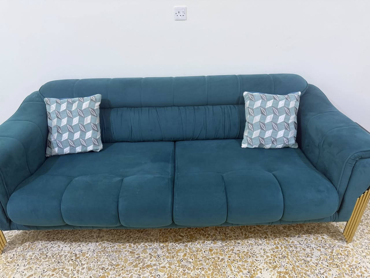 تخم 8 مقاعد ويتحول سرير كلش نظيف


**إذا كنت صاحب هذا الإعلان وتريد حذفه لأي سبب، رجاءا أرسل رسالة إلى الدعم الفني**