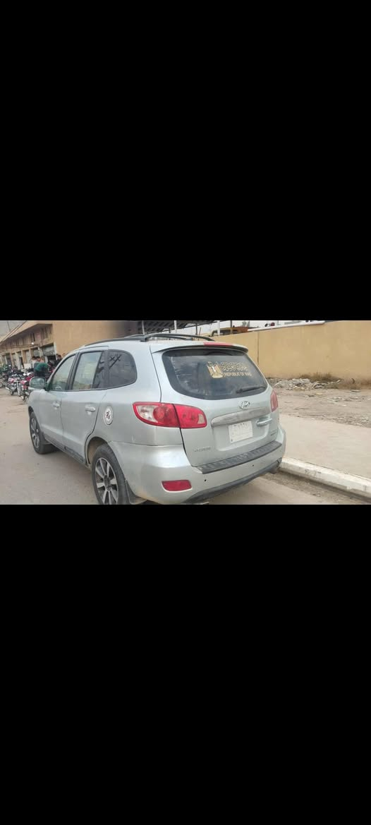 السلام عليكم سنتافي 2007 سيارة مكينة 6مكفولة مكينة وكير تخم تاير جديد سيارة اتراي وين متريد تبريد تدفئة كاملة رقم بغداد سنوية لل28 تحويل مباشر لسيارة بيهة صبغ عام اكفلهة من كص وشرعيات عارضهة ب90 وبيهة مجال شي بسيط مكاني ديالى الخالص ***********
