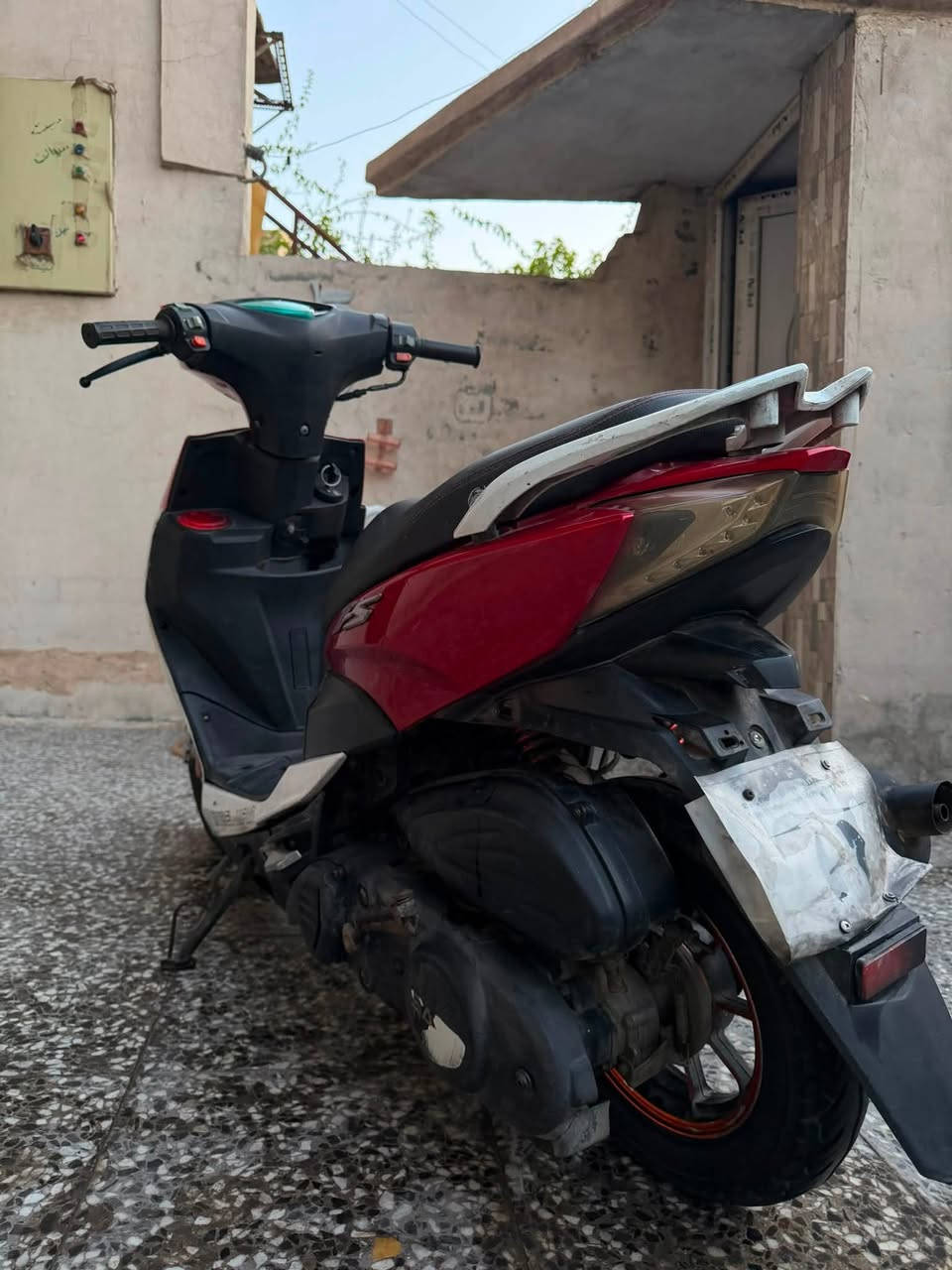 سلام عليكم 
ماكس fs 
120 km 
ويل رياضي 
دبلات رياضي 
قايش جديد
دهن جديد 
تنضيف كابريتر 

سعره 250 الف قفل 
مكاني بغداد جديده /نعيريه 
***********
