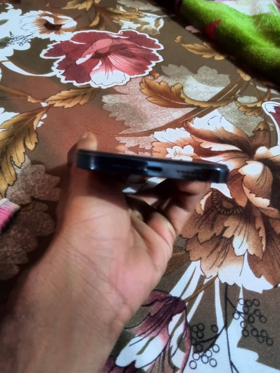 السلام عليكم ورحمة الله وبركاته جهاز 📱 ايفون 12برو ماكس 
ذاكره 256 الجهاز مبدله شاشه اصليه تفصيخ وبطاريه وكاله ب75الف مبدلها وكامره اصليه من شركه ابل ومتخطي ايكلود 
الحهاز راقي تصوير يخيل  العاب تكنيك الجهاز جاهز لكلشي استخدام شخصي اريده مراوس بجهاز جي تي 20برو او جهاز مرتب هاي مواصفات الجهاز كدامك تجي تفحص وتكلب مكاني كوت  الجهاز ويا شاحنه اصليه .+حافضتين +عدسات حمايه كامره #اشاره #الجميع


**إذا كنت صاحب هذا الإعلان وتريد حذفه لأي سبب، رجاءا أرسل رسالة إلى الدعم الفني**