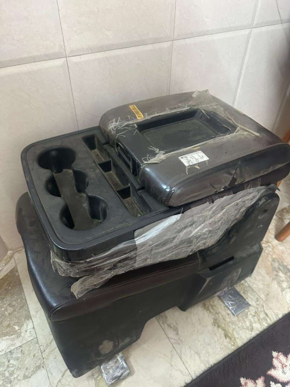 للبيع كشن جمسي يوكن او تاهو الوسط السعر ١٥٠ وبي مجال رقم الهاتف *********** مكان بغداد
