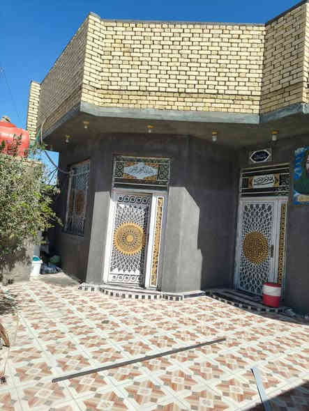 #معروض_لدينا
دار سكن للبيع طابو صرف مداور ثاني يوم 
بالتضحية بحي الكرامه مقاطعه 55 المساحه 200م
#بناء_حديث درجه اولى صب كونكريت 
يحتوي على/ غرفتين وديوانية وصاله ومطبخ وصحيات وطارمه 
#السعر_145 وبي مجال
______________________________
نستقبل كافة العروض العقاريه لبيع القطع والبيوت #والأيجارات الطابو والزراعي ونعمل على بيعها سريعآ
 ان شاء الله في جميع انحاء الناصريه 
ماعليك سوى مراسلتنا او الاتصال على الرقم 

____________***********  _________
وسنكون في خدمتكم غايتنا رضاكم والمصداقيه في العمل شعارنا
