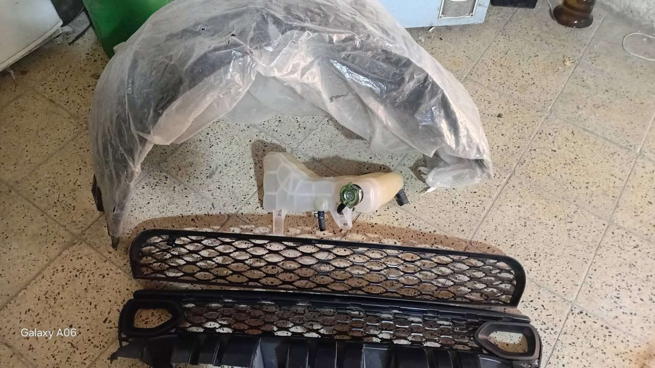 مرحبا غراض جارجر موديل 23جديد دبة $شباك أعلى واسفل مع بطانة جاملغ كلهن بورقة 100$ *********** اتصل

