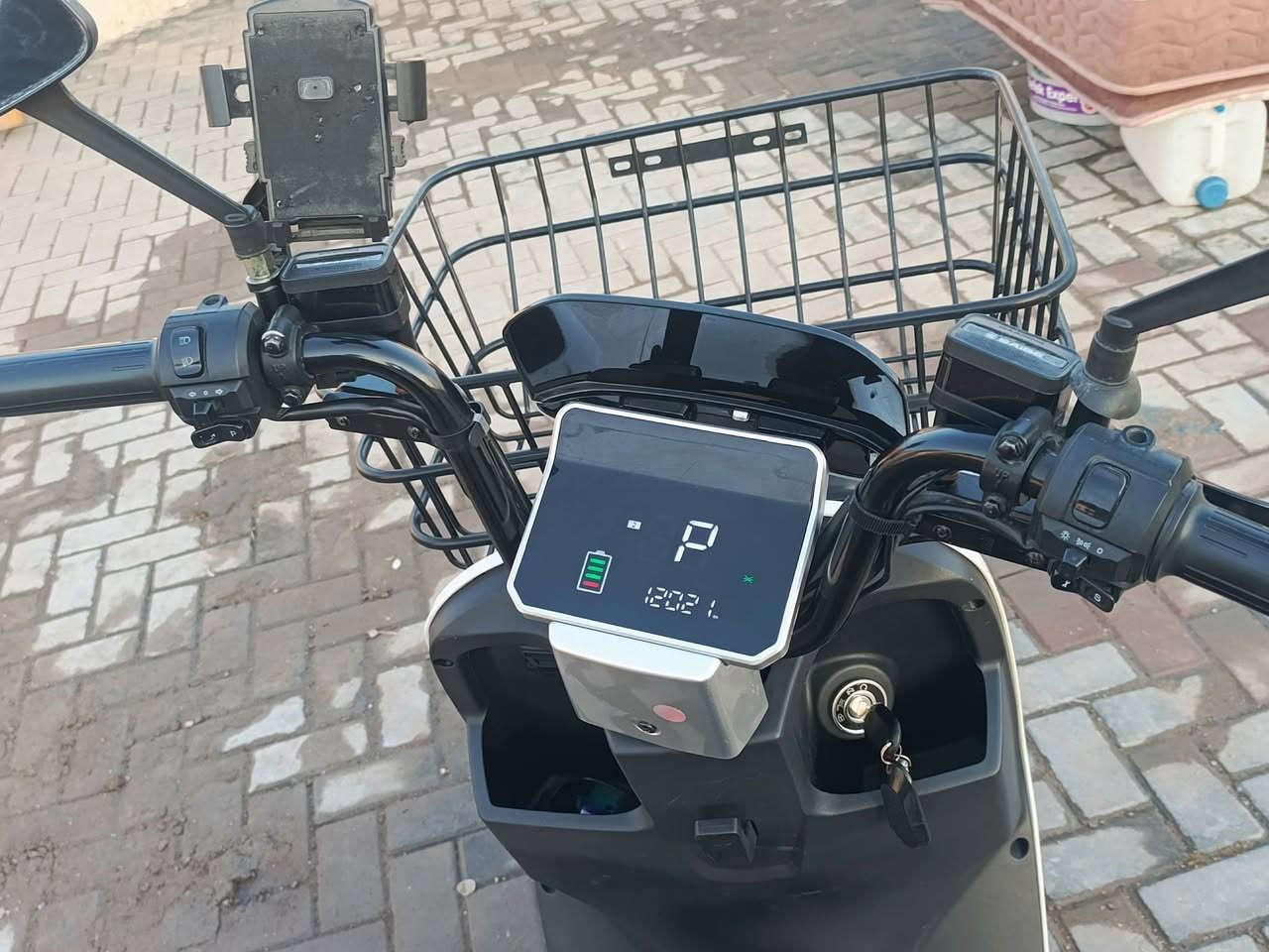 السلام عليكم دراجه شحن بيكم ست بطاريات دبل تاير 12 دراجه جديده ونظيفه بغداد حي العامل موجود *********** #الجميع
