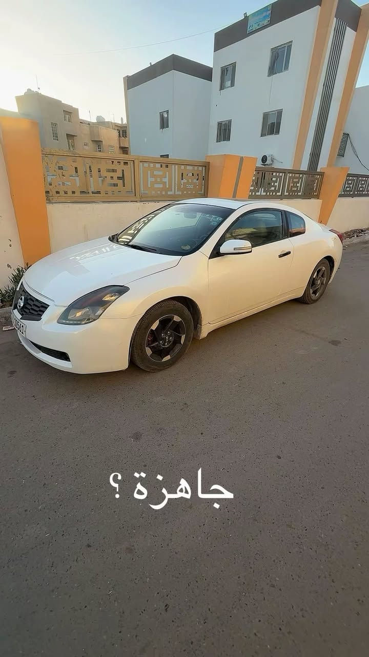 نيسان سني بيع مستعجل كوبيا تك باب 
سيارة نضيفة جدا مصبوغه جماليه صدفي 
سيارة عملية ونضيفه وعلى ضمانتي كير ومكينه ١/١ 
السيارة مابيها نقص كلشي 

السعر ٦٠ ومجالها حك الجيه ونتشرف بيكم
***********
