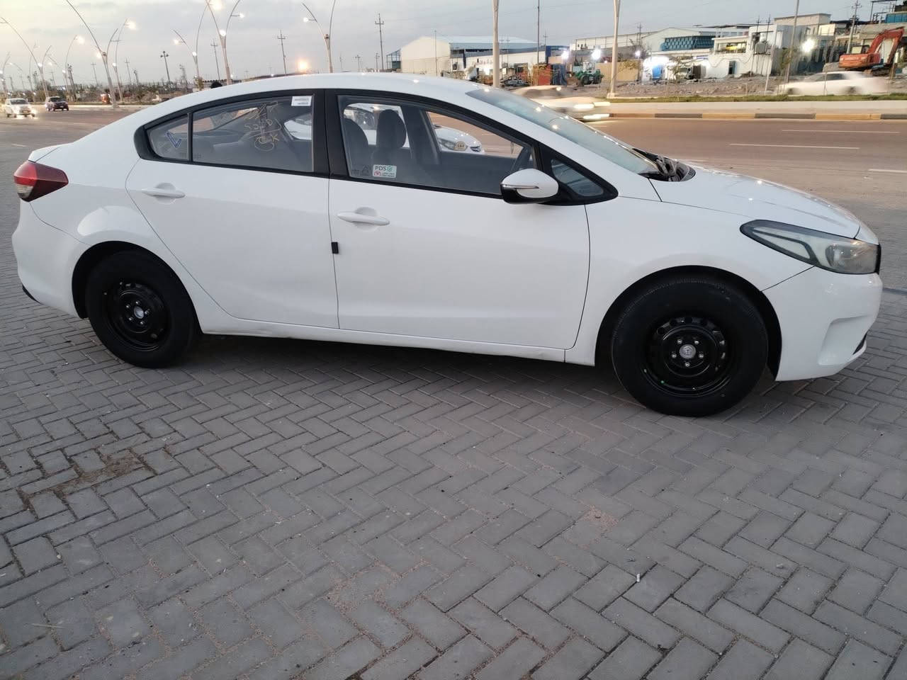 السلام عليكم
السلام عليكم سياره للبيع سيراتو مودي17 لسعر ١١٢ و بيهه مجال بسيط لعلوان البصره لرقم ***********
