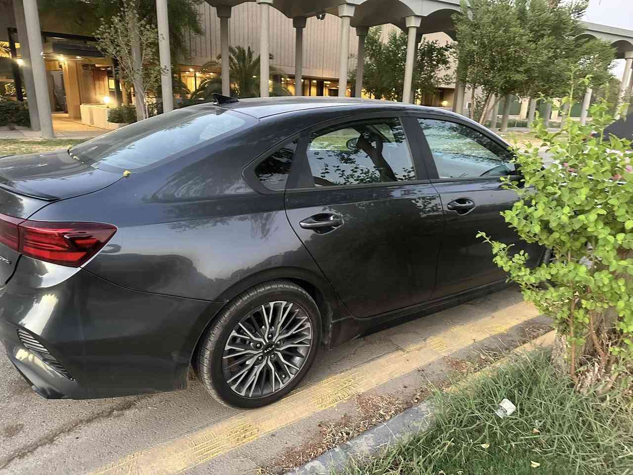 كيا فورتي  موديل 23 كلشي واضح بالصور السعر 165 بسمي السيارة
التصال ***********
