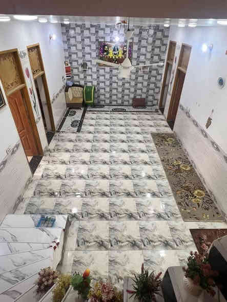 بيت للبيع مساحة ٧٠٠م طابو زراعي تحويل مباشر
شارع ٨م
بناء حديث
غرفتين نوم / صالة / استقبال / مطبخ / صحيات داخلية وخارجية / ممرات 
الموقع/ المعارة قرب حسينة السجاد خلف اسواق عموري 
***********
للأستفسار اكثر مراجعة مكتب الورد للعقار قرب فلكة الساعة مجاور مكتب الجزيرة
