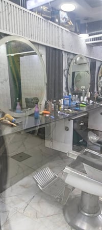 انتباااااااه⭕️⭕️⭕️ السلام عليكم  ديكور محل للبيع كامل  يشمل    (كراسي ...