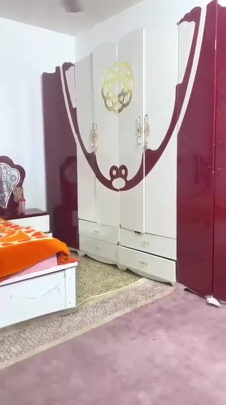 غرفة نوم للبيع ✨
تتكون من 5 قطع:
كنتور 8 بيبان
دوشك طبي مريح
💰 السعر:
غرفة النوم كاملة: 300
الدوشك الطبي: 100
للمهتمين التواصل خاص 📩


**إذا كنت صاحب هذا الإعلان وتريد حذفه لأي سبب، رجاءا أرسل رسالة إلى الدعم الفني**