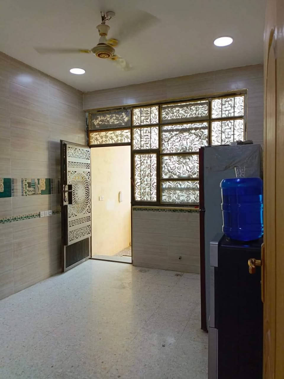 يالله 
بيت لبيع في ابوغريب المنسيه قرب مدخل المنسيه جهه السريع معمل حليب بلادي 
رقمها5283 مساحته 150م واجه 7ونص نزال20 شارع 15 كدامها محرم بيت نظيف كما موضح بل صور وفيديو
***********
***********
***********
