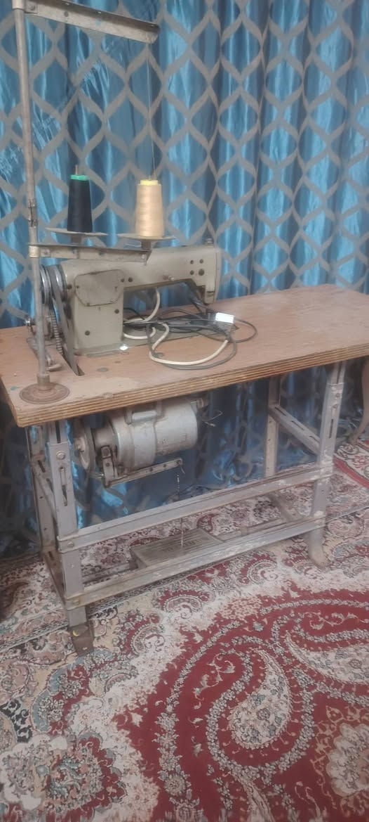 مكينه براذر صناعي شغاله وخيطته كلش حلوة سعر 350وبيه مجال ***********
