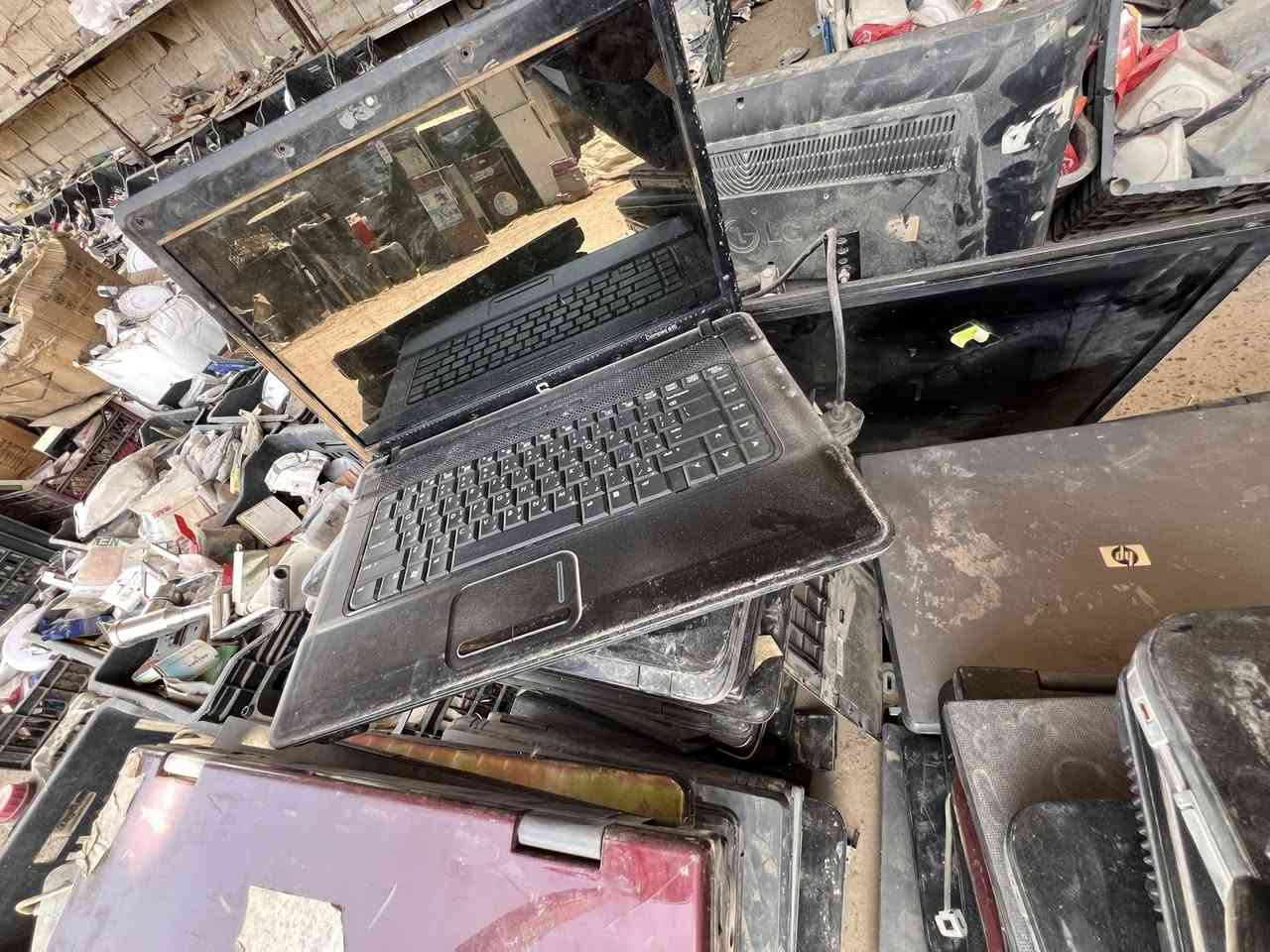 سلام عليكم حاسبات البيع كوم حديد ماعرف شغالات ماعرف شبيهن بيع كوم حديد بيهن 38قطعه سعر خاص رقم ***********
