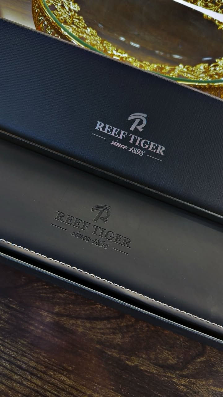 للبيع ساعة Reef Tiger أصلية 100%
⌚ Reef Tiger | منذ 1898
ساعة فاخرة صُممت لأصحاب الذوق الرفيع.

✔️ أصلية 100%
✔️ أوتوماتيك – تعمل بدون بطارية
✔️ حركة ميكانيكية ظاهرة من الخلف
✔️ 24 جوهرة | Cal.6550
✔️ زجاج ياقوتي (Sapphire Crystal)
✔️ هيكل ستانلس ستيل عالي الجودة
✔️ مقاومة للماء 5 BAR (حتى 50 متر)
✔️ تصميم فاخر يجمع القوة والأناقة
✔️ سوار جلد أنيق
✔️ مع العلبة الأصلية

السعر المطلوب.  220 الف


**إذا كنت صاحب هذا الإعلان وتريد حذفه لأي سبب، رجاءا أرسل رسالة إلى الدعم الفني**