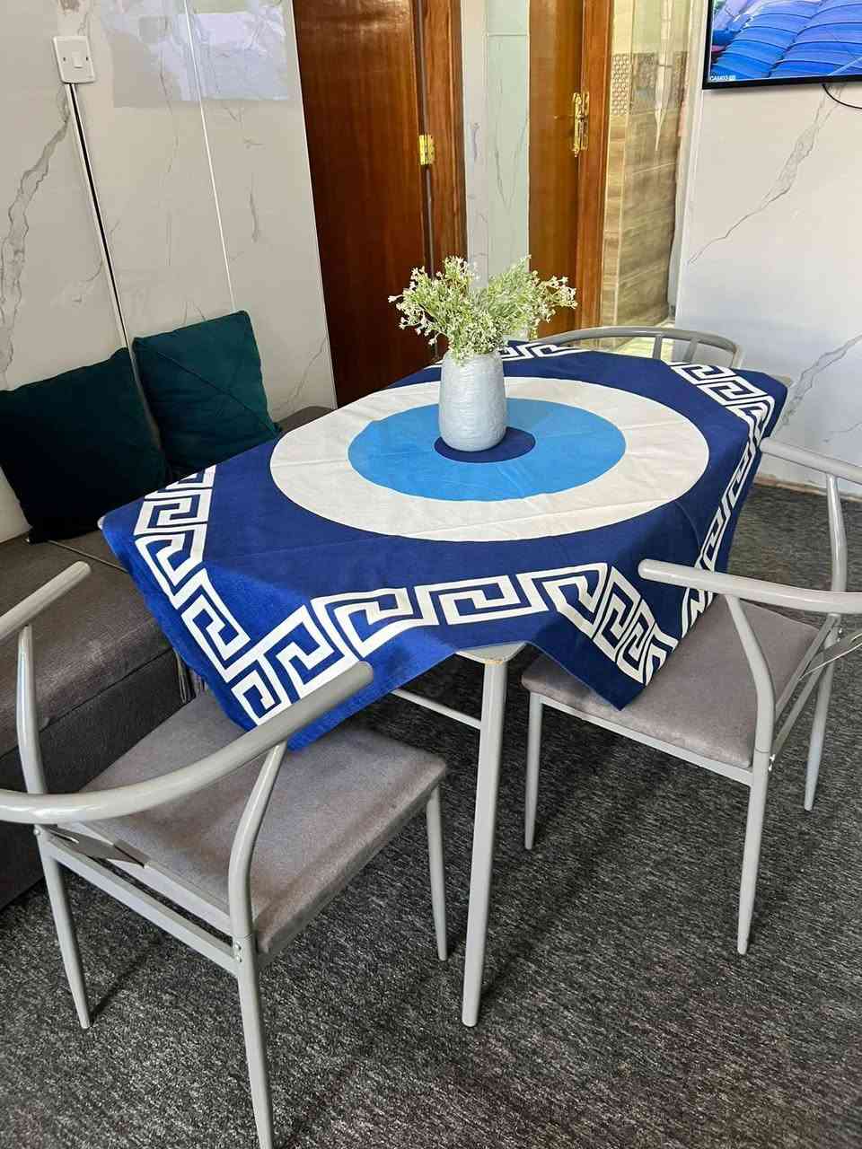 خشب تركي مع كراسي حديد تركي لون رصاصي بي ضرر النقل أطراف الميز


**إذا كنت صاحب هذا الإعلان وتريد حذفه لأي سبب، رجاءا أرسل رسالة إلى الدعم الفني**