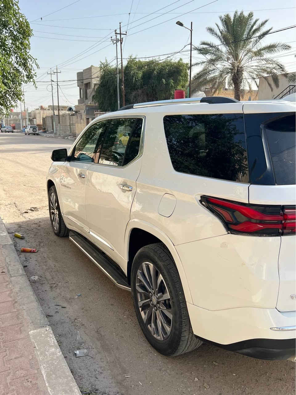 سلام عليكم  شيفرليه ترافرز موديل 2023
وارد امريكي حادثه جانبي بدون دواخل ولا لغود وشواصي مكفولات 
مواصفات السياره برايمر اعلى فئه بلسياره كشن منفصل 
ملكي 7راكب تدفئه تبريد بلكشنات وخزن ميموري 
محرك 6سلندر 
كامرات 360 درجه كير 9نمر
اوتو هولد مانع انزلاق وبعد بيه هواي مواصفات 
السياره رقم بصره حره تحويل للستفسار 
الاتصال 
*********** متوفر واتساب البصرة, العراق
