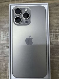 ايفون 15pro max تيتانيوم جديد لكك ذاكره256 نضافته100/100بطاريه96 مشحون...