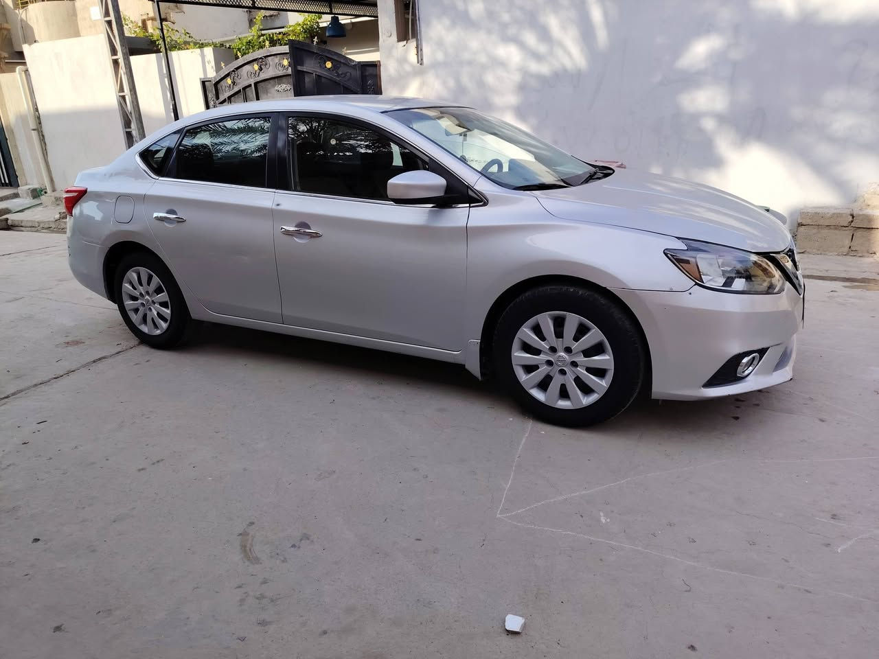 نيسان سنترا موديل 18.ر قم كركوك سنويه مشرو. شرط تحويل... كير. محرك. مامفتوح شركة. سياره جديده. مابيها نقص.. صبغ باب سايق. بدون داخل. واكو 2 مكان بارد. ماشيه ١٨٠حقيقي. وارد أمريكي. مواصفات معروفه. للاستفسار أكثر ***********.مكان السياره كركوك *********** السعر 105$بي مجال
