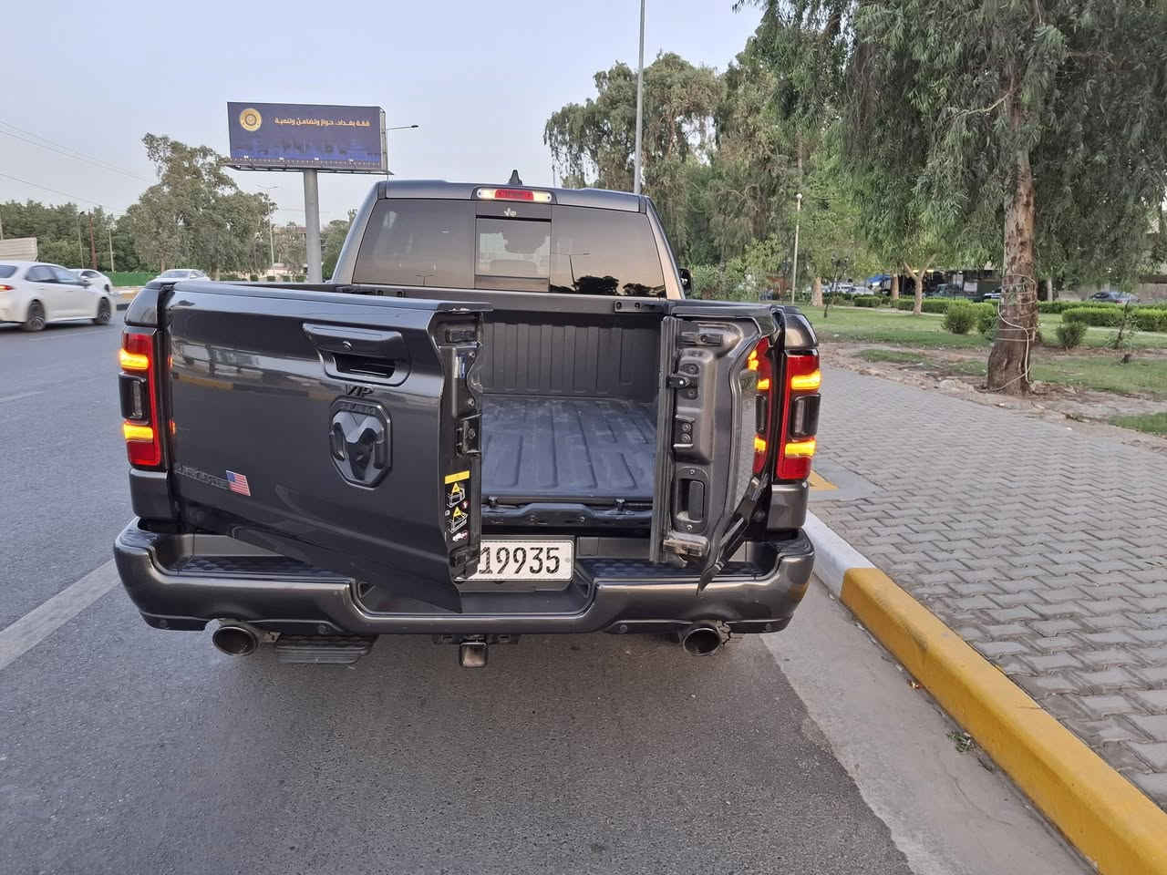 سلام عليكم دوج رام موديل ٢٢ دخول ٢٤ لاريمي فئة لاريمي اخوان السيارة موعادية سيارة مختلفة فول فول للاخير من جكات من بنوراما من شاشة تسلا دوس كهرباء مري شفط سكلتر كهرباء درج خلفي بيهة اهواي مواصفات كشنات تبريد تدفئة  بدون ايرباك  حادثة دعامية  ابامريكا فاتحين جاملاغات وبنيد اجتي للعراق راجعات نفسهن بدون دواخل بدنة راديترات تبريد شركة يعني السيارة اتبدل بيهة فقط دعامية بيع اوامراوس رقم بغداد مميز  هاتف *********** سعر 38 مجال شراي فقط لتقارنهة بالرام العادية الحبيب تحياتي
