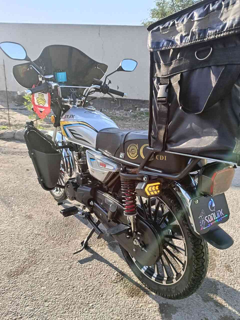 سلام عليكم سونك 5 كير موديل 2024 زيرو كفاله عامه للبيع 
زيرو كفاله عامه من كلشي برغي ممفتوح بيها كهربائيات كله شغال سلف دشبول اكتروني لايت زنون بكلايت لد اشاير هورن كله شغال مكينه ناعمه وقويه خير من الله الدراجه نكره سلف اب اي وقت مال جناي مامشتغله دلفري ابد بيها درع وجيوب وبيها جامه اماميه وبيها لايتات عدسات وبيها سماعات وصندوك دراجه مرتبه حيل وممتعوبه السعر (950) وبيها مجال الشراي يتصل بي خير ويدلل *********** بي واتساب عنوان بغداد المحمودية
