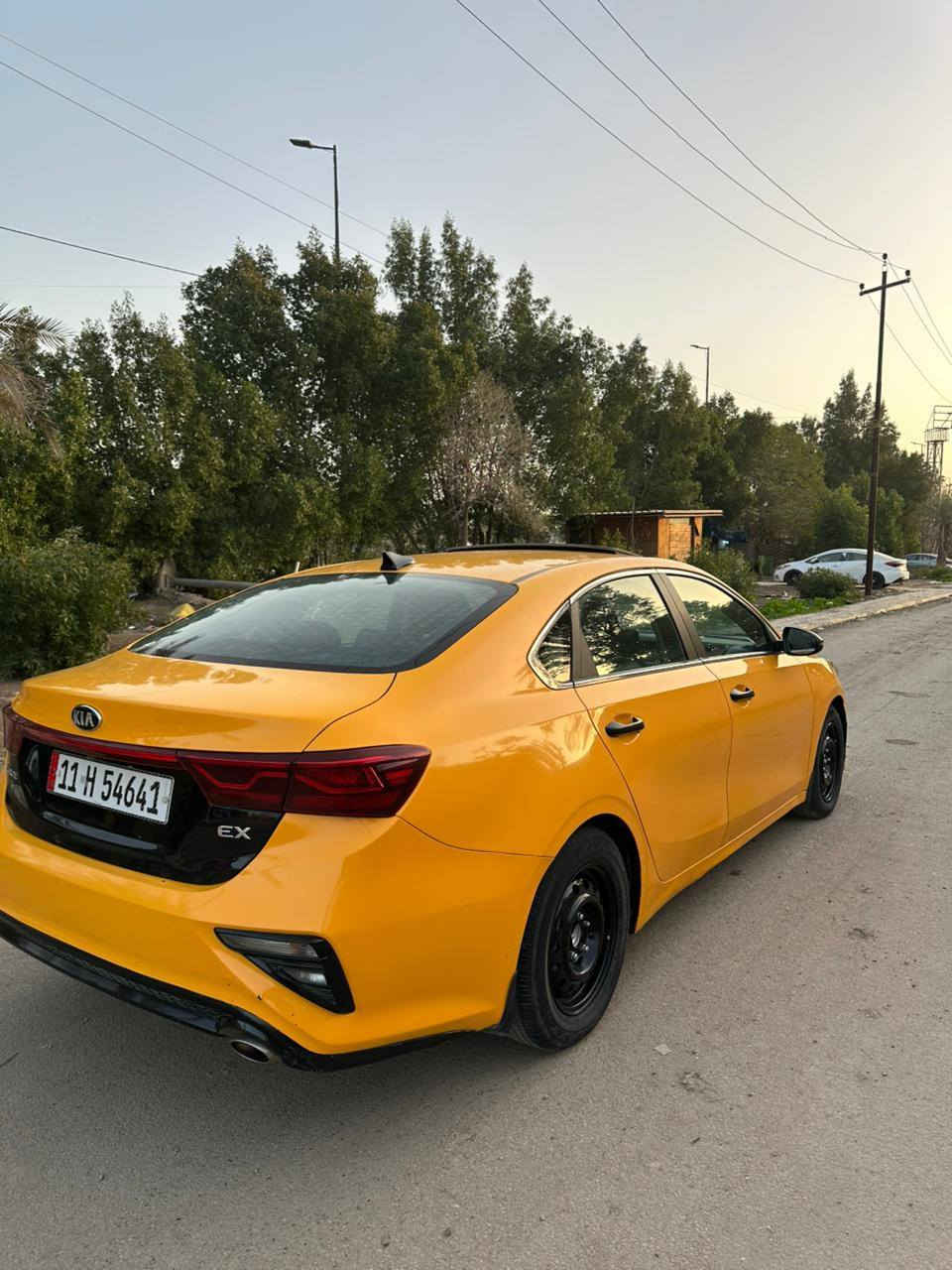 سلام عليكم فورتي ٢٠٢١ فول مواصفات بصمه فتحه قطعتين تبريد بعد هواي موصفات بيهه صور الحادث داخل المنشور مكينه ٢٠٠٠ دوش سياره جاهزه من كلشي مكينه كير ع بلاد السعر ١٣٣ رقمي ***********
