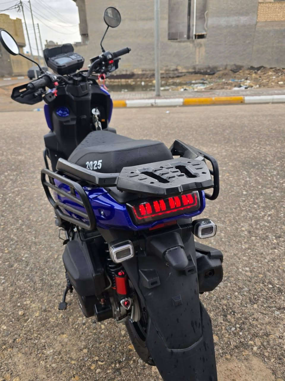 سلام عليكم دراجه للبيع اباجي بانزين مديل 2025 دراجه بس مكاتبه دراجه زيرو ماشيه 700 كيلو دراجه اللون ازرق جديده بمعنى الكلمه نظافه 100\100
●سعر{1250} مليون وميتين وخمسين وبيهة مجال الشراي
رقم[ ***********]
