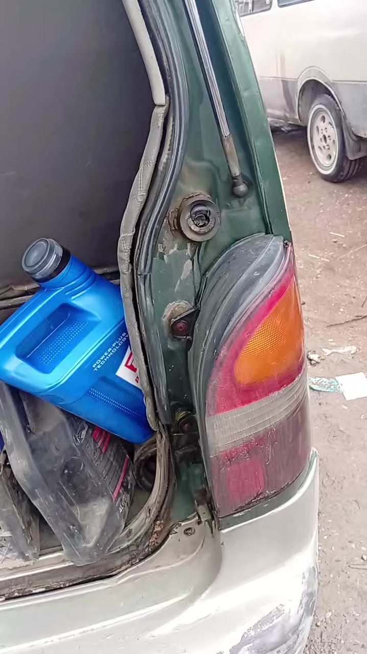 كيا بريجو موديل 99 سنويه جديد أربع تواير جديد ماكينه جير اكسل جديد اريد تحويل الوكاله طخم وراء وقدام جديد،🫡🥰 دوشمه جديد وايرمانيه شغال كامل ***********
