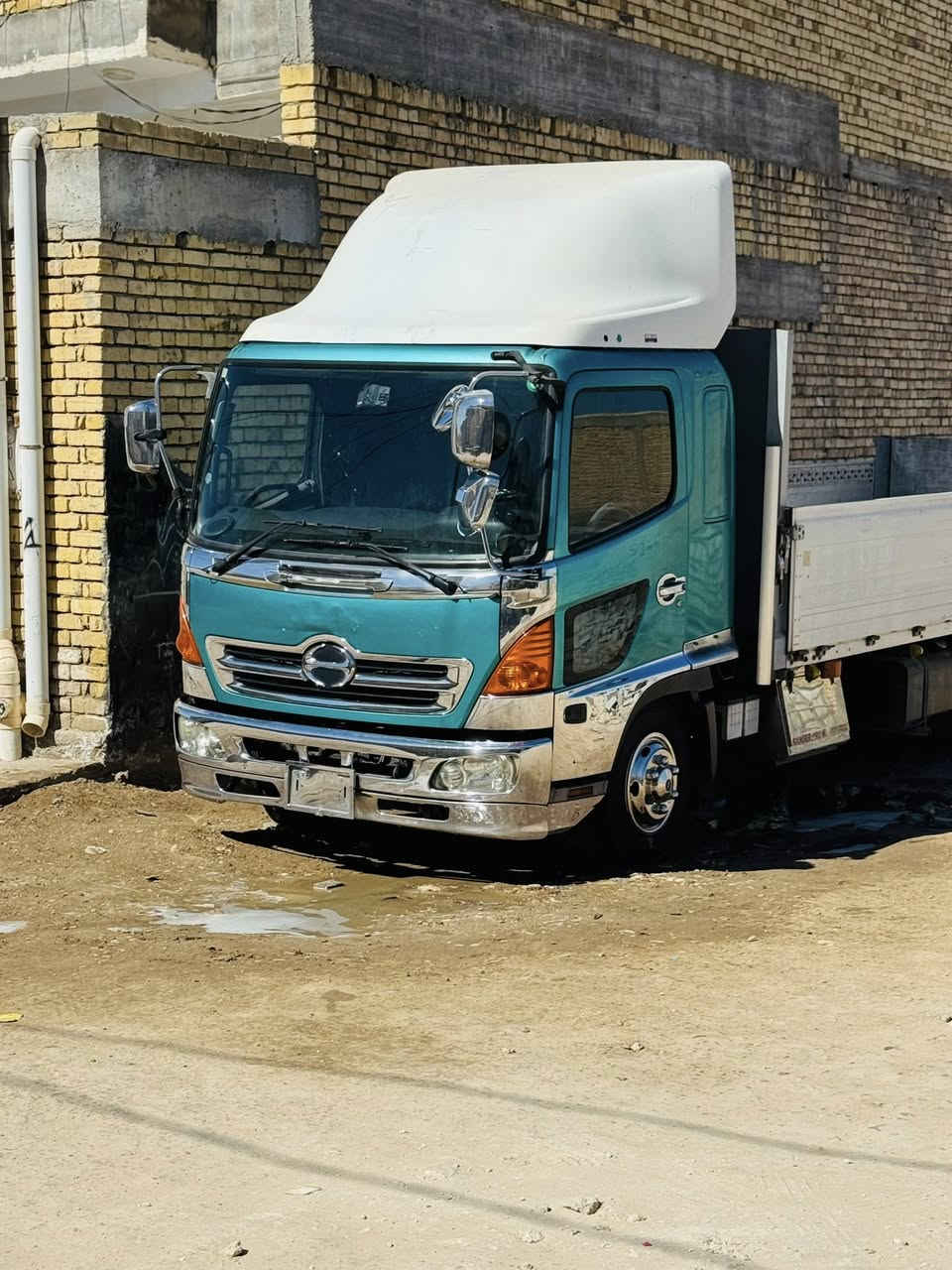 سلام عليكم هينو شيطان للبيع رقم الهاتف ***********
