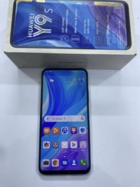 جهاز Y9s الجهاز نظيف مستبدل ظهر فقط يعني لا شاشة ولا بطارية كارتون الا...