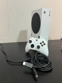 اكس بوكس سيريس اس • ٥١٢ جيجا • يد أصلية