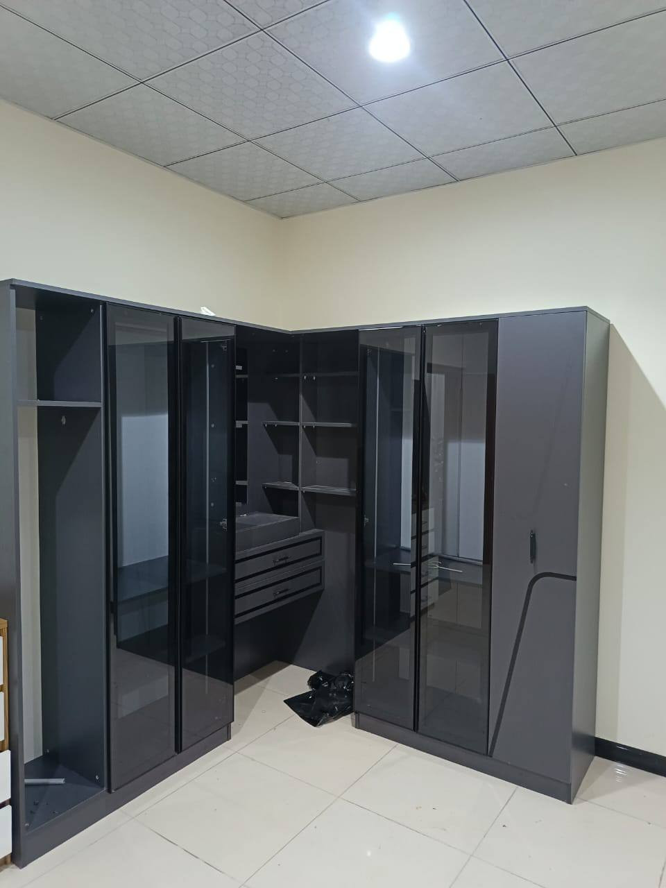 الغرفة جديده والمندر تركي الأصلي مع الشد والنقل بسعر 650 الف حياكم***********
***********
