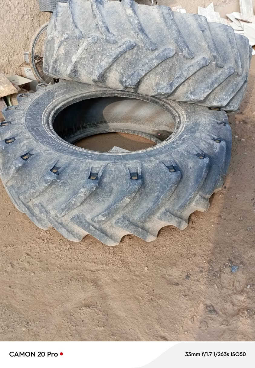 تايرات نيوهولند 80للبيع نضافه فول مكلف بل نشر اتصال ***********
