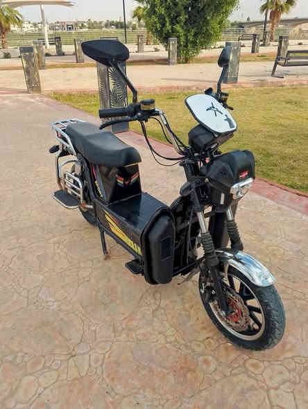 دراجه نوع جبلي للبيع سعر 425 وبيه مجال للشراي بطاريات يقرن 10 بس وحده تقره 7 كهربايات شقاله للستفسار ***********. ***********
