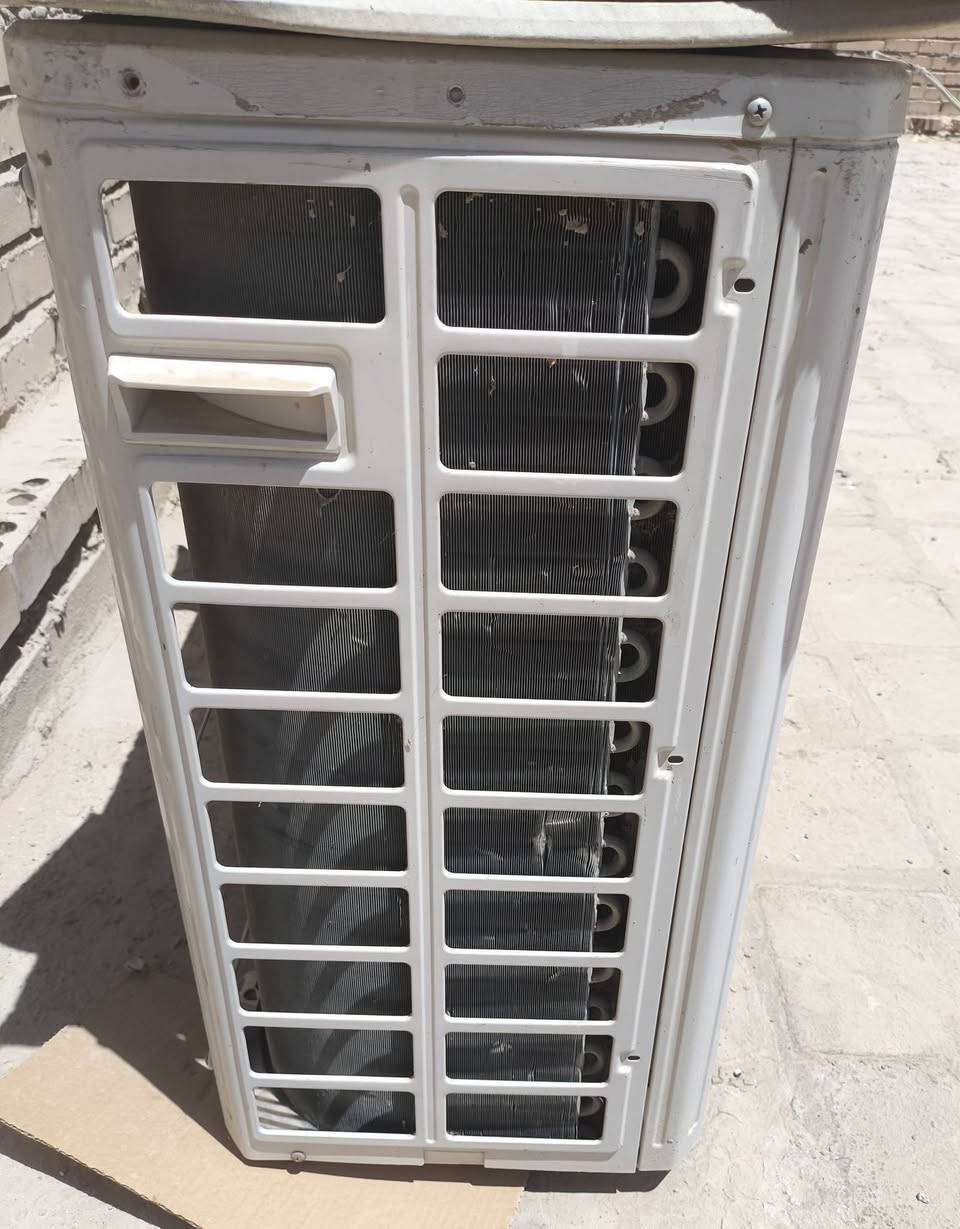سبلت Unionaire للبيع 2 طن 
السبلت بحالة جيدة ويشتغل بدون مشاكل.
غاز R22.
الوحدة الداخلية Unionaire.
الوحدة الخارجية Sharp.
مع كامل الملحقات و الريموت الأصلي.
السعر: 250 الف
الموقع : بابل - حلة - حي المهندسين 
للتواصل : ***********

