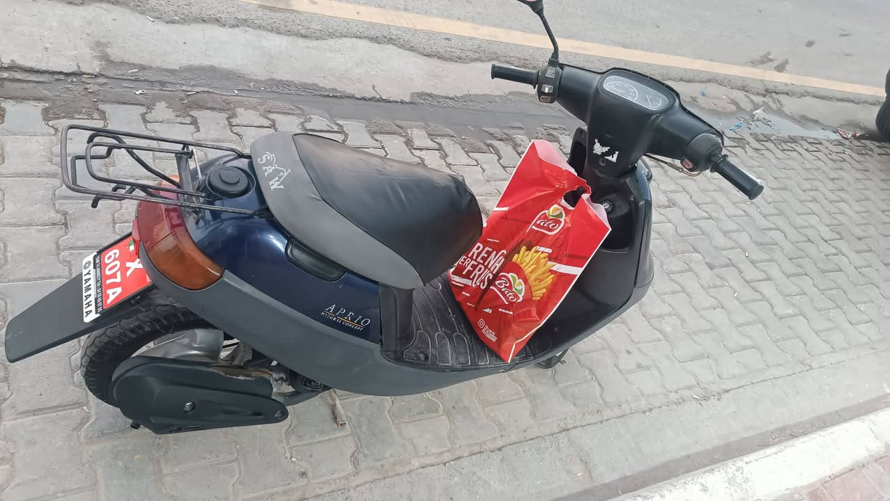 بطه 99 للبيع
النظافه شوفت عينك 
عوزها باتري فقط 
تشتغل هندر حالياً 
السعر 375 
***********
