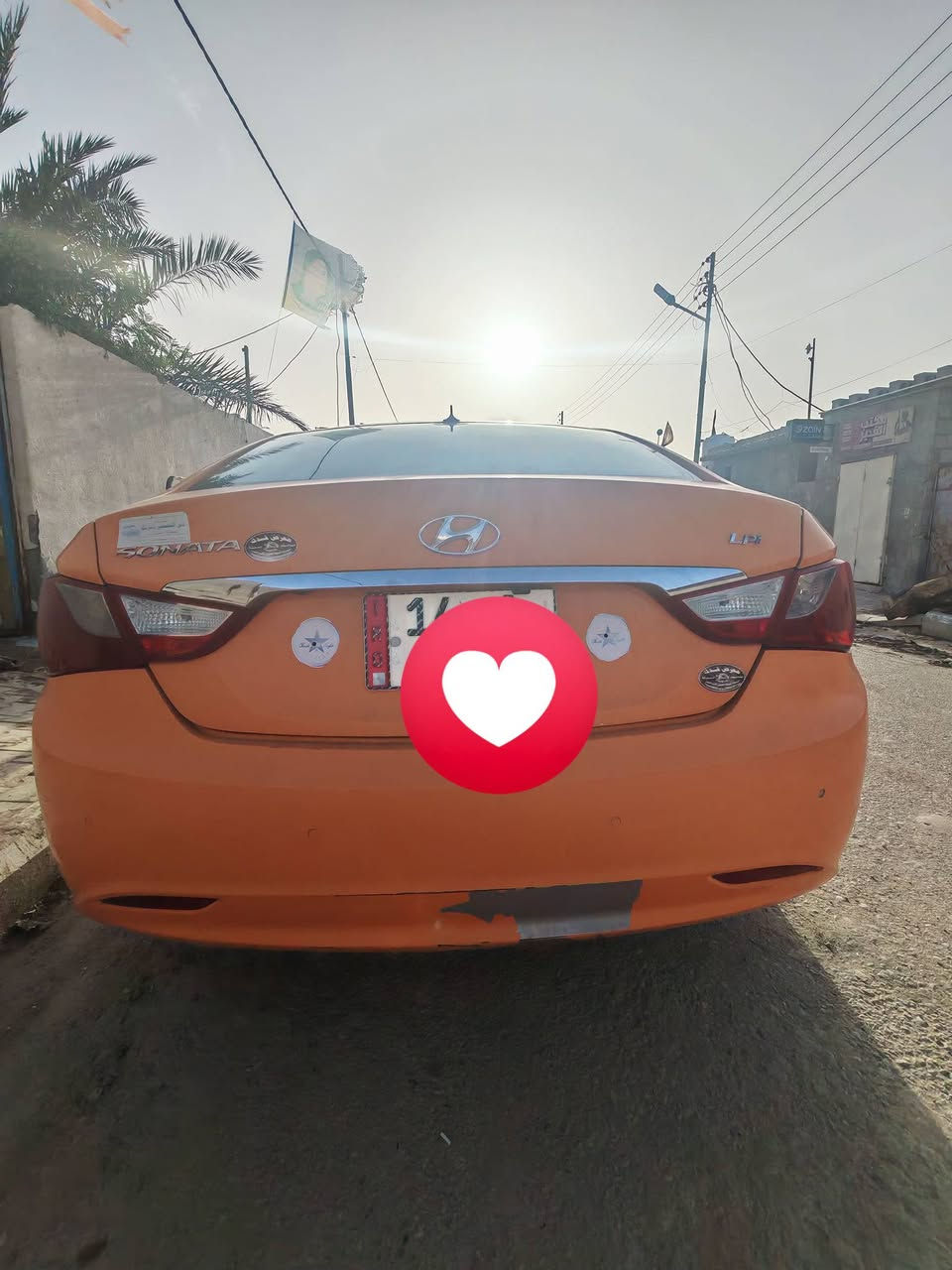السلام عليكم
سوناتا موديل 2015 وارد كوري
 السياره خطين غاز بانزين
 كفاله من الضربه والتبديل
 كير مكينه خير من الله 
السياره نضيفه كلش 
كشنات كهرباء
تدفئه تبريد بالكشن
للاستفسار ***********
