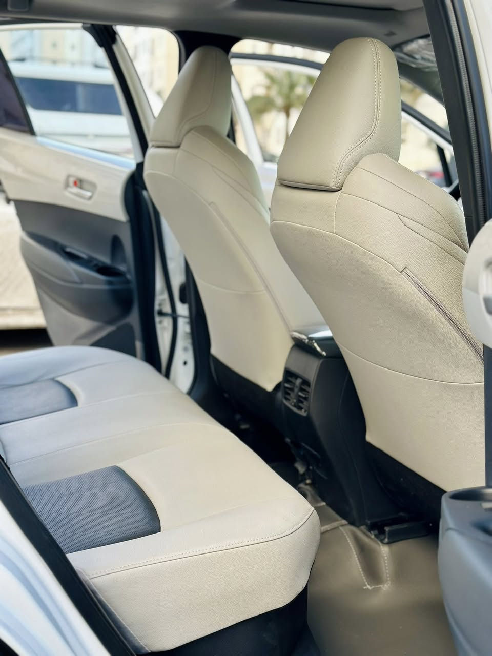 فوووول مواصفات كورولا فرونتلاندر s اعلى مواصفات 

اربع كاميرات داش كام تسجيل ☑️

 

🚘 متوفر لدينا الآن بأعلى المواصفات:

✅ النوع: فرونت لاندر فئة s سبورت 🔥

✅ الموديل: 2025🔥

✅ المحرك: 2000 هايبرد

✅ المواصفات: فل مواصفات – أعلى فئة – إصدار حديث

✨ أبرز المزايا والمواصفات ✨

🔥 تصميم رياضي فاخر مع تفاصيل مميزة:

✔ مقعد كهربائي أصلي

✔ كشنات جلد أصلي صحراوي اسود  

✔ ويل كب كروم أسود

🔥 تكنولوجيا متقدمة لراحة وسهولة القيادة:

✔ شاشة كبيرة مع كاميرا 360 درجة - تبريد 2 قطعة

✔ بصمة دخول وتشغيل 

✔ رادار – تحديد مسار – قيادة ذاتية - 

✔ هاند بريك كهربائي – أوتو هولد – مانع انزلاق

✔ درايف مود – بور مود

🔥 إضاءة وإضافات مميزة:

✔ فتحة سقف سلايد- سبويلر قمارة بلادي

✔ لايت زينون 5 عدسات + كشاف زنون 

✔ بك لايت LED

✔ شباك أمامي خلية

✔ إنارة داخلية زينون

✔ لايت أوتوماتيك

✔️ صندوك كهرباء 

✔️
السيارة بحالة الوكالة - (مواصفات وإضافات مميزة):
• المسافة المقطوعة: 5,000 كم فقط 
• التغليف والداخلية:
• الأرضية: مغلفة بالجلد بالكامل للحماية والنظافة.
• المقود (الستيرن): جلد أصلي لملمس فخم.
• الأبواب: تغليف نايلون حمايه للأبواب (شغل وكالة/حقيقي).
• الدشبول: فرشة "فرو" نوعية فاخرة لحماية الطبلون من الشمس.
• الحماية والعزل:
• عزل حراري: تظليل الزجاج (الجام) بعازل حراري "أبيض شفاف" يحجب الحرارة ويحافظ على الرؤية.
• حماية الشاشة: درع واقي (ستيكر) لحماية شاشة السيارة من الخدوش والبصمات.
• الإضافات: قاعدة (حامل) موبايل أصلية ومثبتة.
• ⁠رقم صاحب سياره ***********
