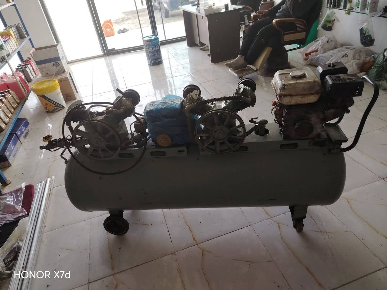 السلام عليكم للبيع بطل ٢٥٠لتر كامل تاروسات عدد ٢ ماطور كهرباء ماطور يانزين جاهز


**إذا كنت صاحب هذا الإعلان وتريد حذفه لأي سبب، رجاءا أرسل رسالة إلى الدعم الفني**