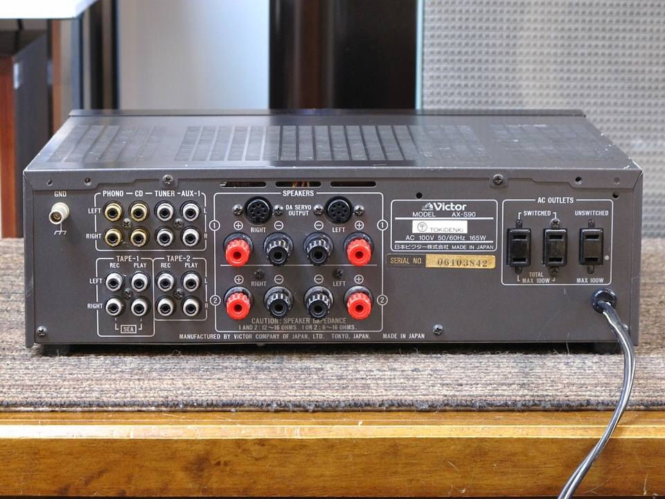 من رخصة الادمن ...امبلفاير نوع victor sx90 كهرباء ١١٠  نظام بورات  سوبر داينمك تبريد سائل ....165 واط يخرج ٤ خطوط .. ف وليوم راجز ذات ثلاث سعات لعمق الصوت الجهاز بلادي شرط .الشراي يتفضل خاص


**إذا كنت صاحب هذا الإعلان وتريد حذفه لأي سبب، رجاءا أرسل رسالة إلى الدعم الفني**