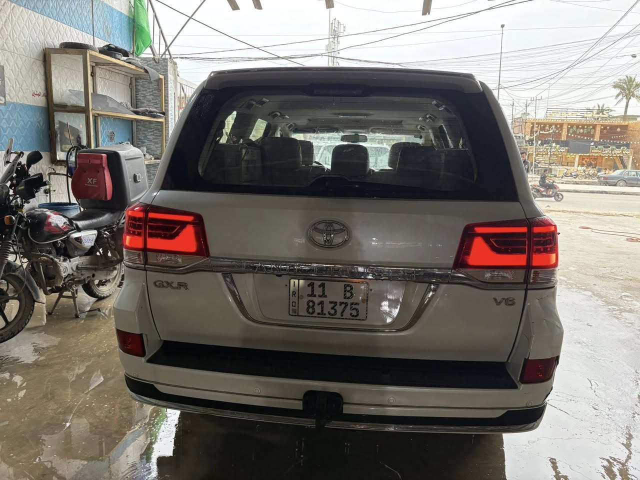 سلام عليكم لاند كروزر موديل 2018 بيهه طخة بل بجم سونارهه موضح بل منشور رجاً شوف سونار وخابر للبيع فقط مراوس ماكو مكان سياره بغداد السعر 35 يعني 3 شدات ونص اتصال *********** غير متواجد على فيس
