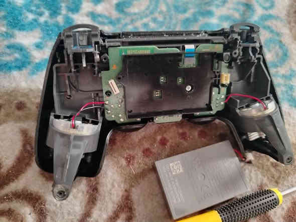 سلام عليكم جوستك بلي 4 اصلي وشغال شرط الفحص النقص الي بي دكمت الL2 السعر 15 الف
مكاني ناصرية مركز في حي الخضراء
رقمي *********** ناصرية
