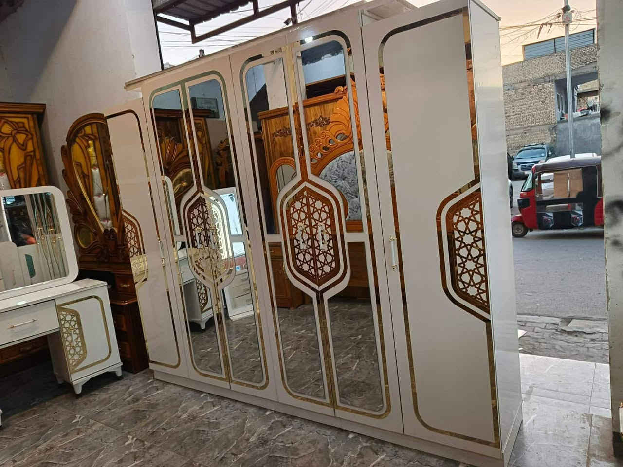 غرفه تركيه نظام بيبان مكونه من ٦ ابواب 
السعر ٧٠٠ قفل ٦٥٠ يوجد توصيل داخل بغداد


**إذا كنت صاحب هذا الإعلان وتريد حذفه لأي سبب، رجاءا أرسل رسالة إلى الدعم الفني**