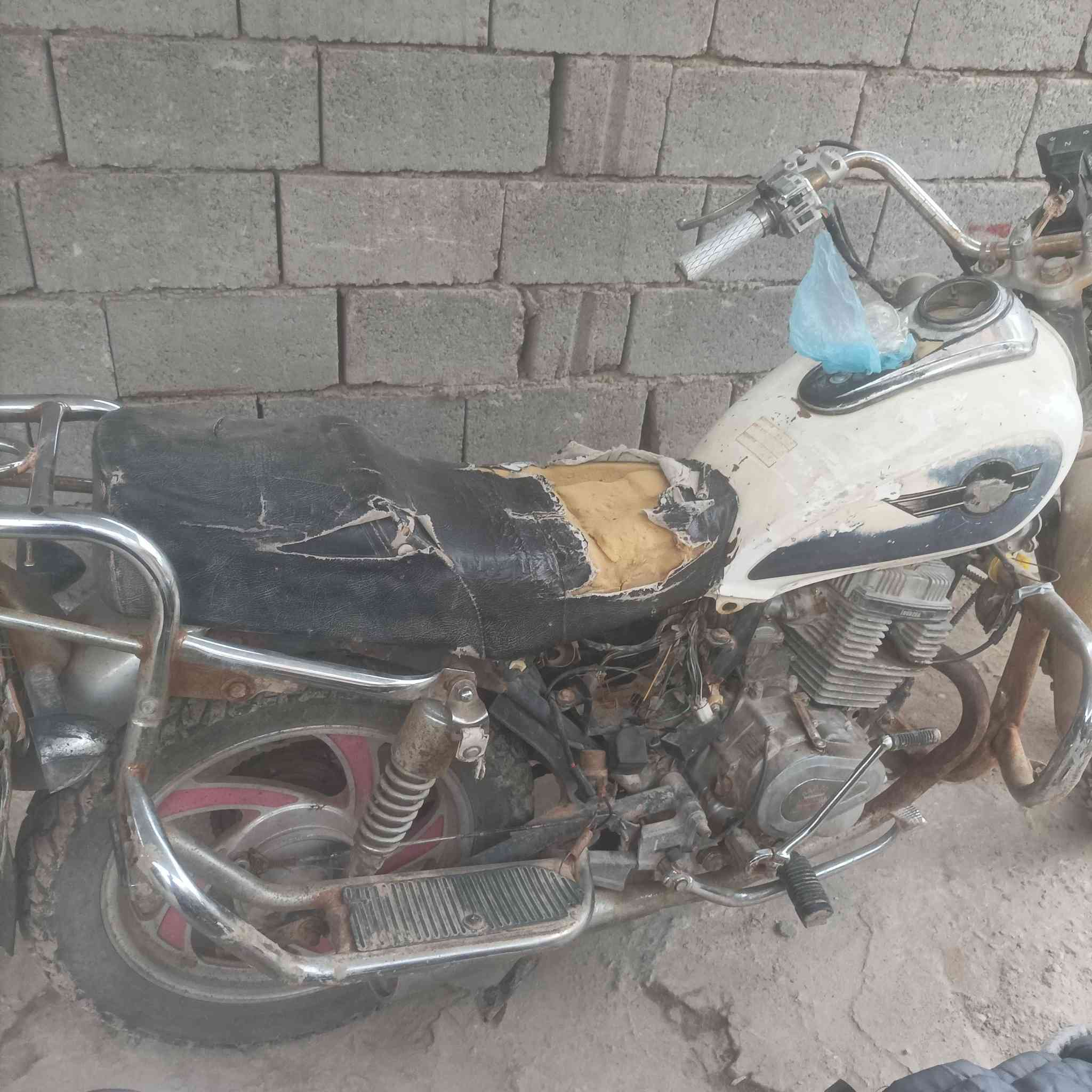 سعر 200وبيه مجال  رقم الهاتف *********** المكان حله عوفي
