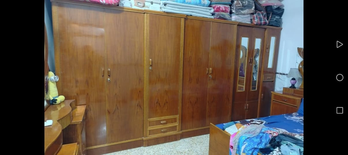 غرفه للبيع تفصال للبيع الاتصال عله الرقم ***********
