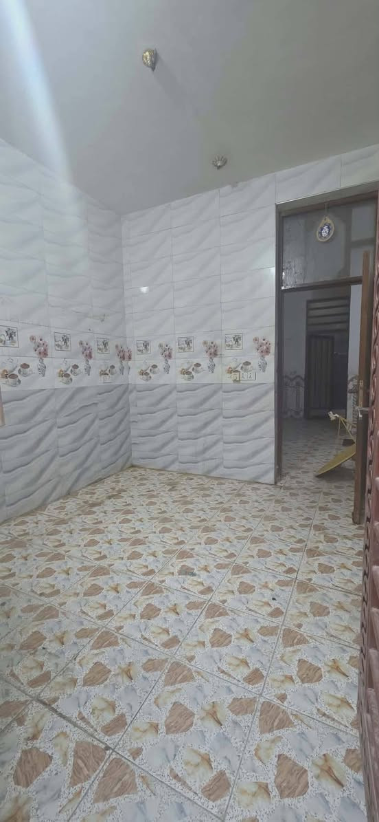 دار للايجار
المساحه 100متر
يحتوي على غرفة نوم هول مطبخ استقبال وصحيات2
العنوان حلة نادر الثانية قرب گولدن چم
***********
*********** حلة, بابل
